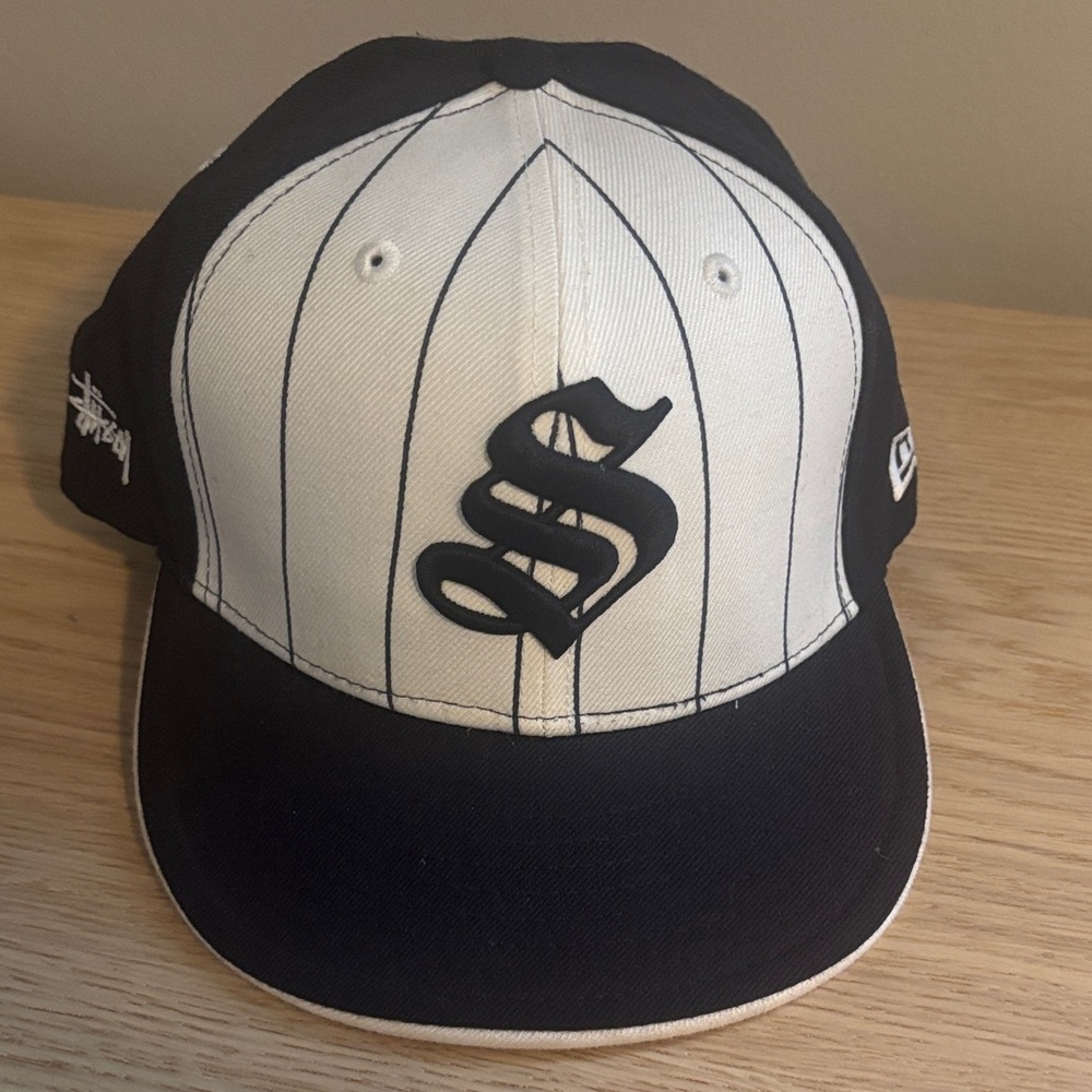 stussy x new era fitted hat vintage size 7 1/2 (fits like 7 3/8)